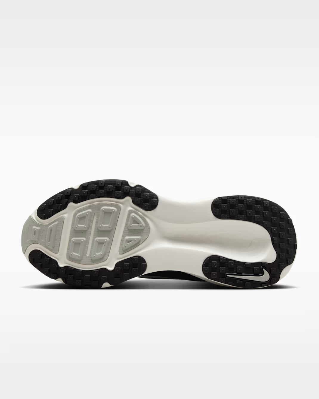 NIKE - Vomero 18