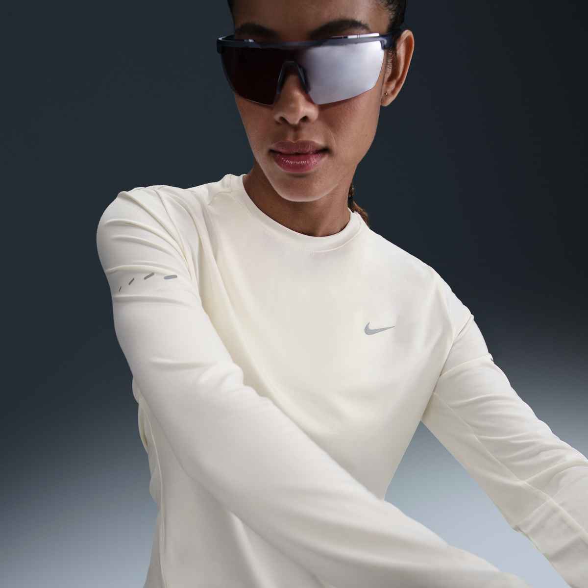 NIKE - Swift Long Sleeve