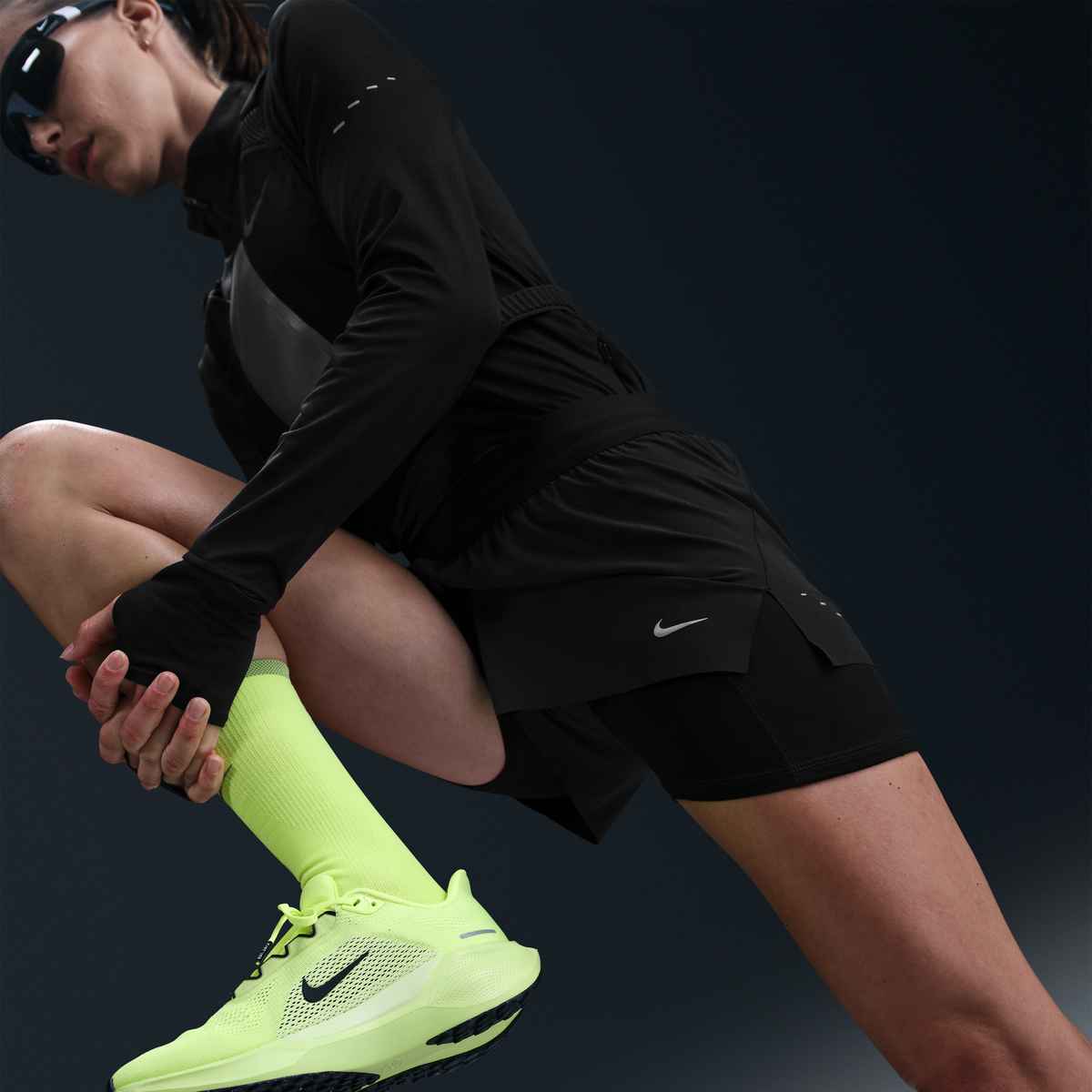 NIKE - Swift 2in1 Shorts