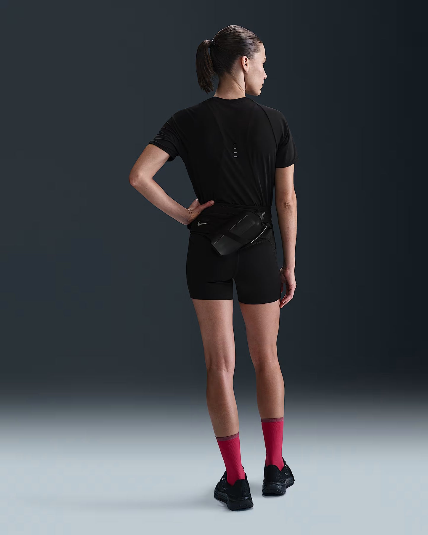 NIKE - Swift Short Sleeve