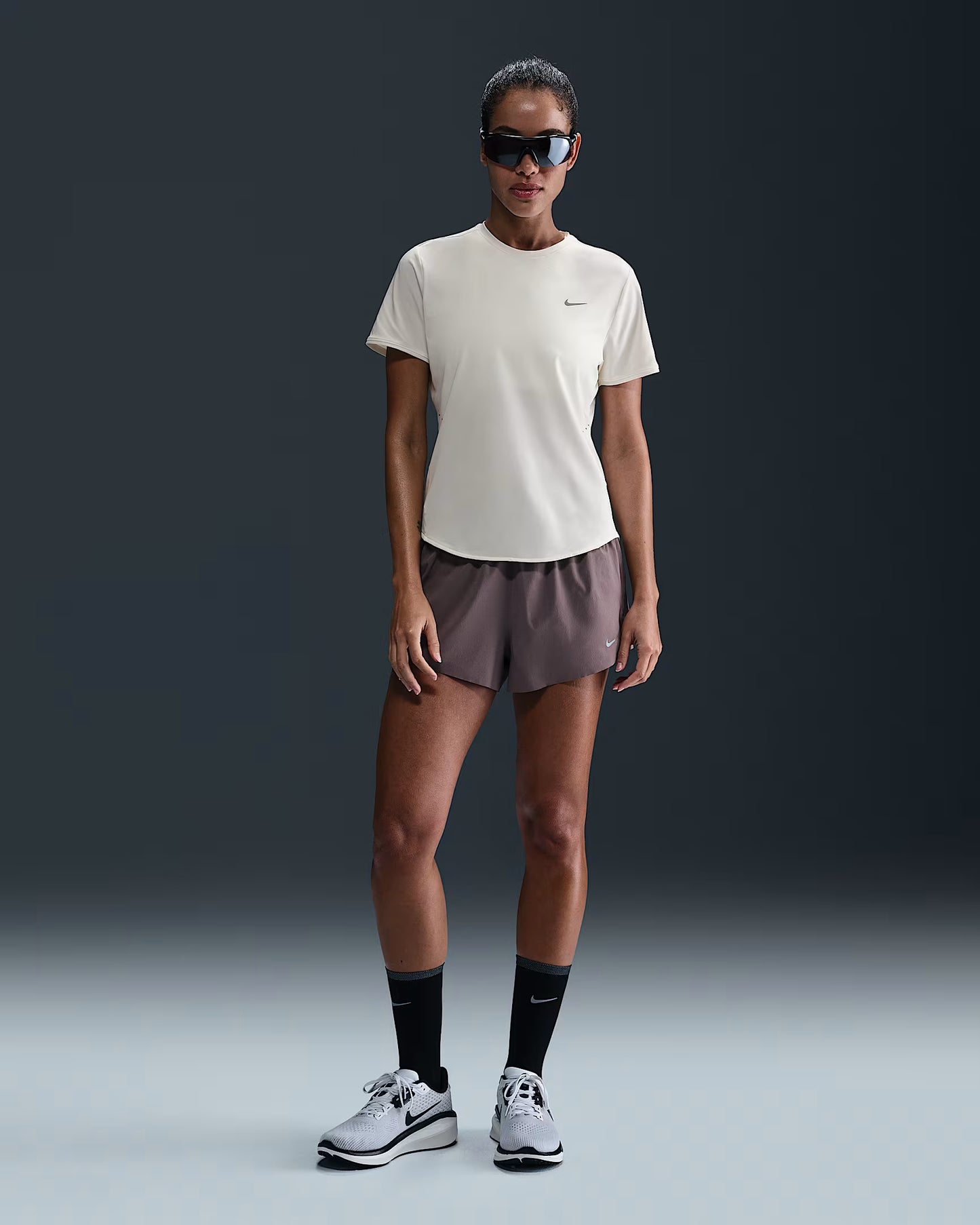 NIKE - Swift Short Sleeve