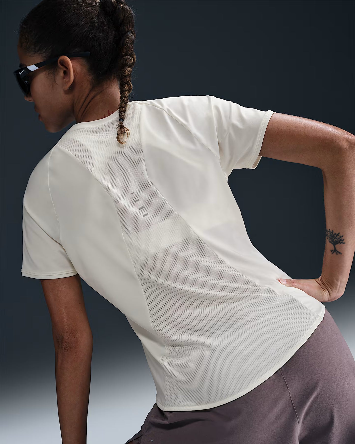 NIKE - Swift Short Sleeve